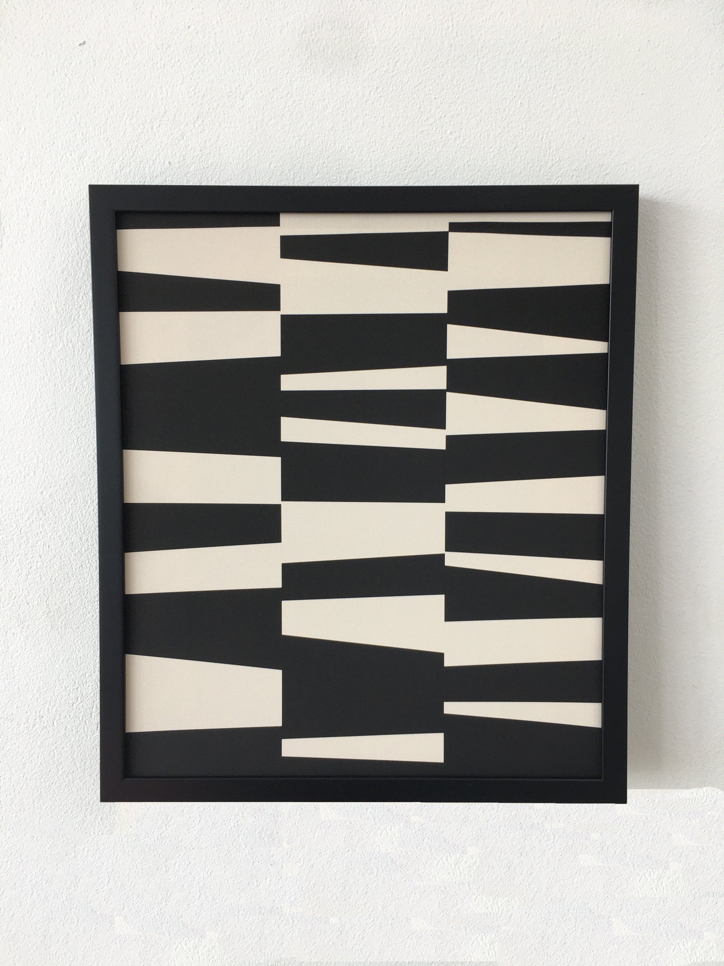 Simple geometric shapes in black