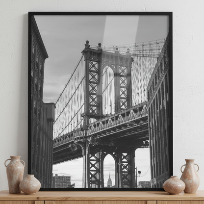 Manhattan Bridge at Brooklyn street ภาพติดผังสไตล์สแกนดิเนเวีย สำหรับตกแต่งบ้านและคอนโด พร้อมกรอบคุณภาพ