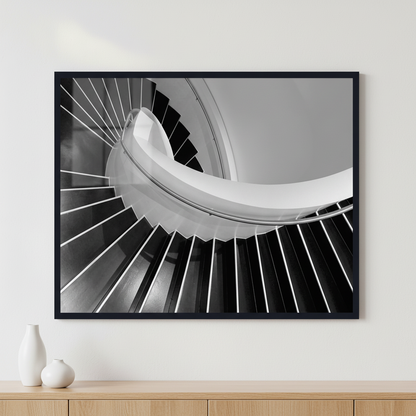 Spiral staircase ภาพติดผังสไตล์สแกนดิเนเวีย สำหรับตกแต่งบ้านและคอนโด พร้อมกรอบคุณภาพ