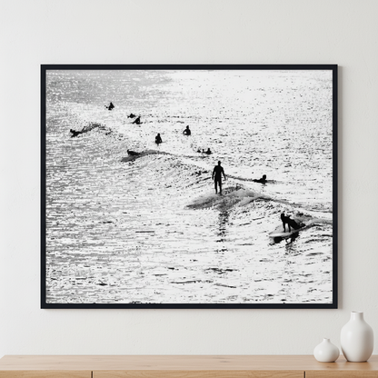 Silhouette of several surfers ภาพติดผังสไตล์ธรรมชาติ สำหรับตกแต่งบ้านและคอนโด พร้อมกรอบคุณภาพ