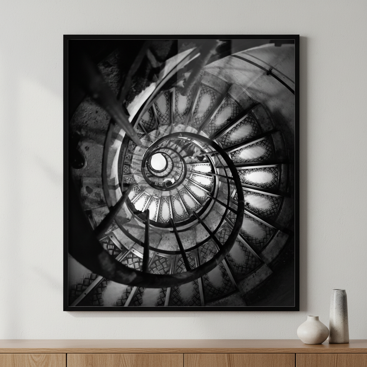 Black white spiral staircase building ภาพติดผังสไตล์สแกนดิเนเวีย สำหรับตกแต่งบ้านและคอนโด พร้อมกรอบคุณภาพ