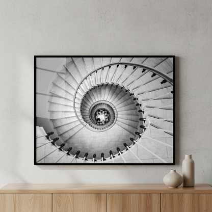 Close spiral staircase clock ภาพติดผังสไตล์สแกนดิเนเวีย สำหรับตกแต่งบ้านและคอนโด พร้อมกรอบคุณภาพ